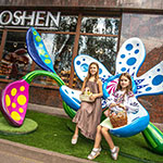 «Солодка квітка» - 3D фігура у фотозоні біля магазину ROSHEN, Івано-Франківськ 2025 «Солодка квітка» - 3D фігура у фотозоні біля магазину ROSHEN, Івано-Франківськ 2025