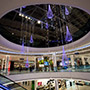 Световое украшение зала здания торгово-развлекательного центра «River Mall», Киев Световое украшение зала здания торгово-развлекательного центра «River Mall», Киев